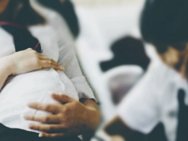 diduga menghamili seorang siswi , menghamili anak usia di bawah umur , menjalani perawatan medis