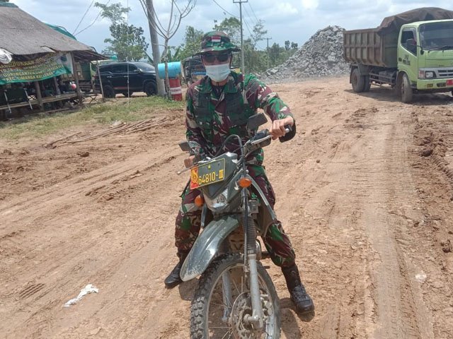 akselerasi pembangunan di daerah , memasarkan hasil pertanian , meningkatkan taraf hidup masyarakat