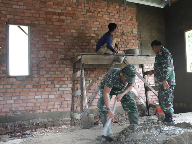 rehab dua unit rumah warg , renovasi rumah , TMMD ke-110 Bedah Rumah Warga