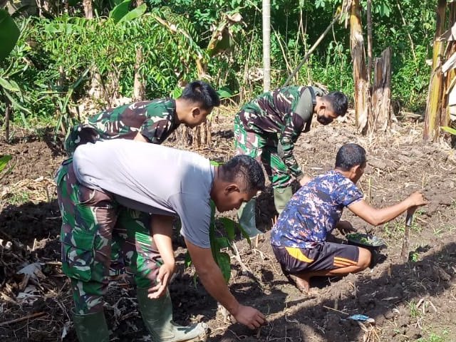 bercocok tanam , bermanfaat untuk warga , membersihkan lahan warga