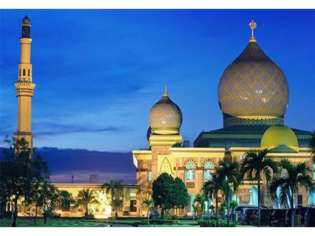 masjid terbesar di asia tenggara , masjid terindah di indionesia , wisata islami