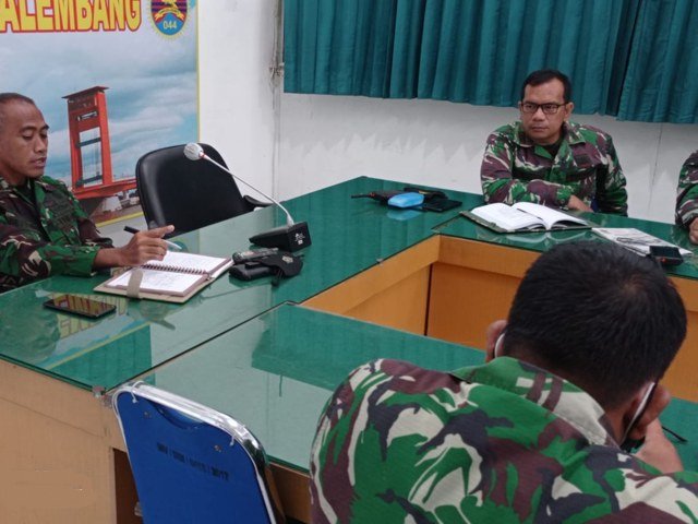 fasilitas yang sudah dibangun , progres penggerjaan infrastruktur , rapat evaluasi