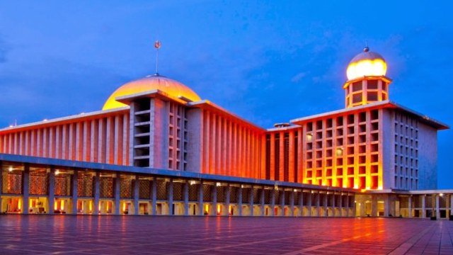 masjid teerbesar di asia tenggara