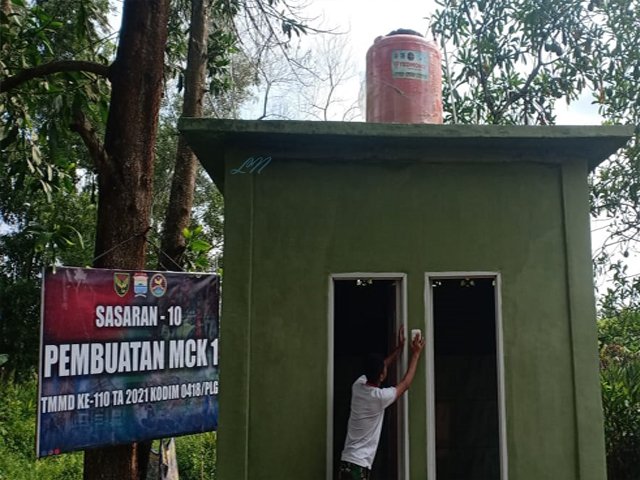 bermanfaat untuk warga , menerapkan pola hidup bersih , salah satu program fisik