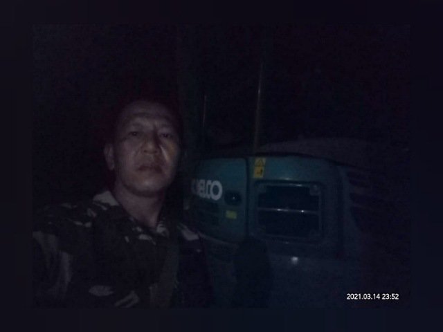 dua unit alat berat , menjaga keamanan alat berat , pembangunan jalan
