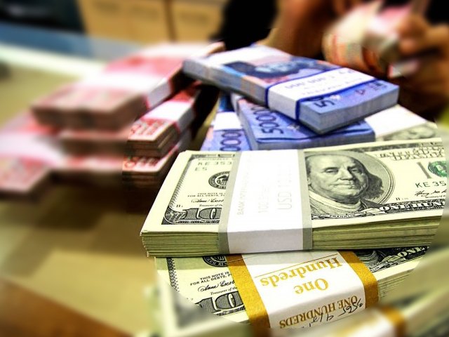 laju pemulihan pandemi , membayar proyek infrastruktur , menstabikan mata uang rupiah