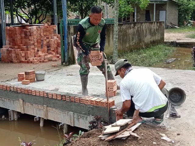 pelebaran jalan masuk masjid , Renovasi Masjid Nurul Iman , TMMD ke-110 Kodim 0418 Palembang