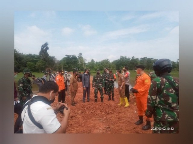 pembuatan jalan sepanjang 750 meter , pembuatan poskambling , TMMD Wujud Sinergi Membangun Negeri