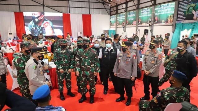 personil tni dan porli di vaksin