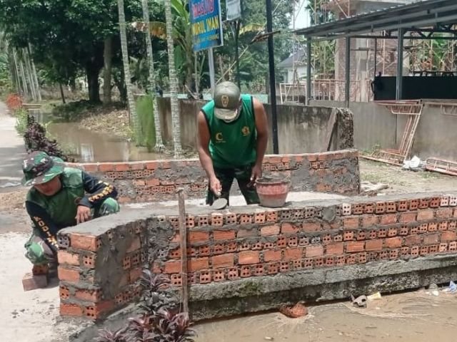 Jembatan Masjid Nurul Iman , Renovasi Masjid Nurul Iman , TMMD Ke-110 Kodim 0418 Palembang Di Kampung Jawi
