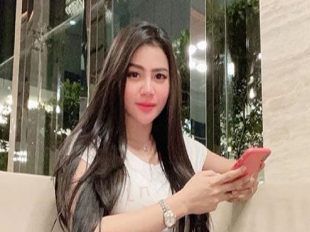 membahagiakan diri sendiri , model seksi , model video klip