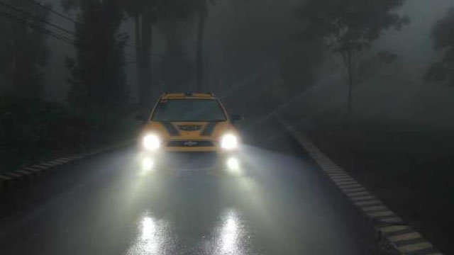 bahaya lampu hid, berkendara dibawah guyuran hujan