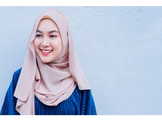 agar kulit tetap sehat , menjaga kesehatan kulit , minimal delapan gelas per hari