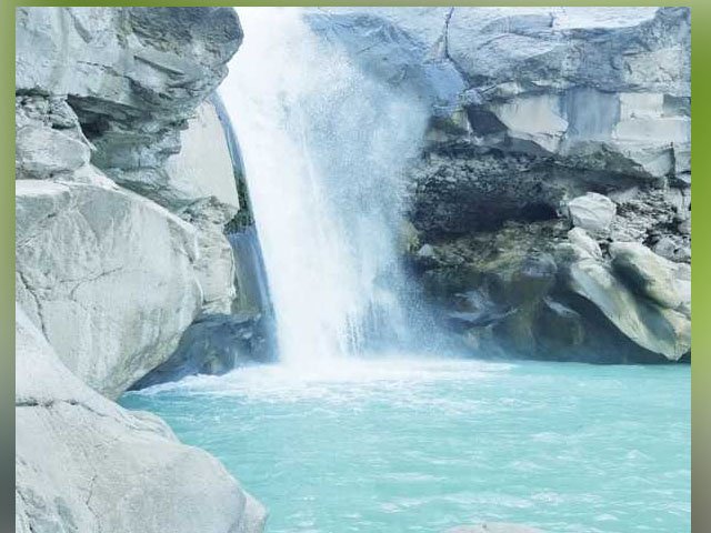 surga tersembunyi di Lombok, air terjun Mangku Sakti