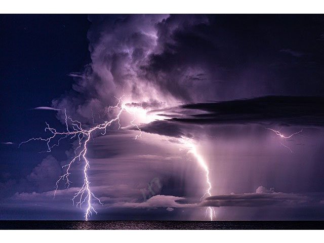 Hari Kedua Lebaran, BMKG Waspadai Hujan Petir