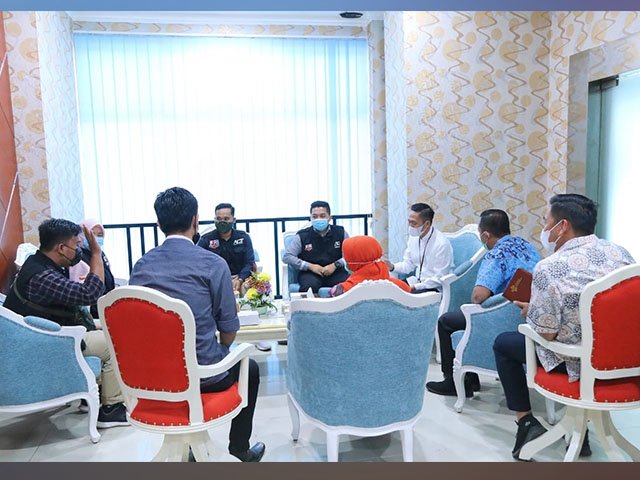 ambulan untuk Palestina , Lembaga kemanusiaan Aksi Cepat Tanggap , organisasi ke agama