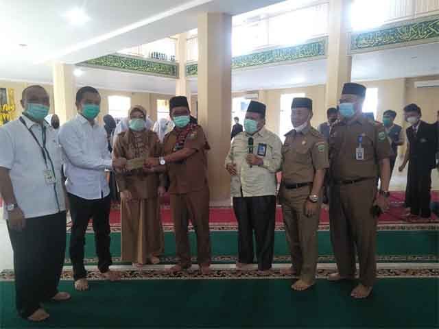 kegiatan keagamaan , mengevaluasi peserta didik , meningkatkan ketaqwaan dan keimanan , Staf Ahli Bidang Keagamaan
