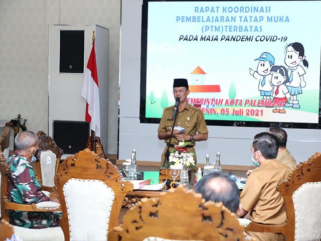 jenis vaksin sinovac , Pelaksanaan vaksinasi untuk anak-anak , Pemberlakuan Pembatasan Kegiatan Masyarakat , Rencana pembelajaran tatap muka