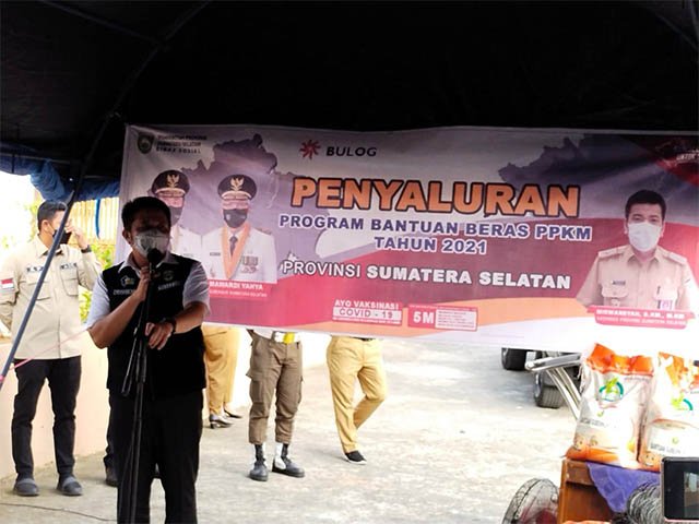 Giat Gencar Indonesia , pandemi Covid-19 belum berakhir , Program Penyaluran Beras 10 ton