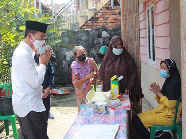 menerapkan protokol kesehatan , Menjalani Isolasi Mandiri
