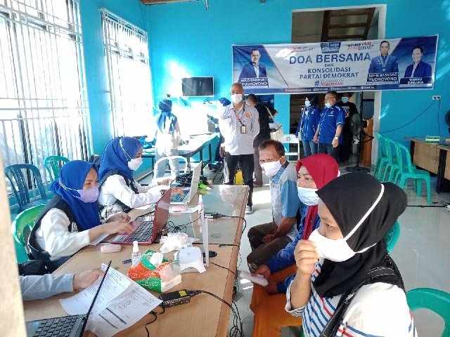 DPC Partai Demokrat Muara Enim , percepatan penanganan Covid-19 , vaksin untuk dosis pertama , vaksinasi massal