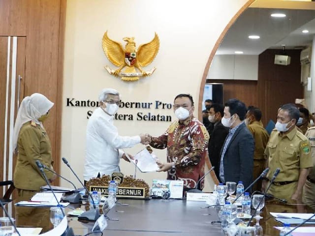 kesejateraan masyarakat empat lawang, jembatan tebing tinggi