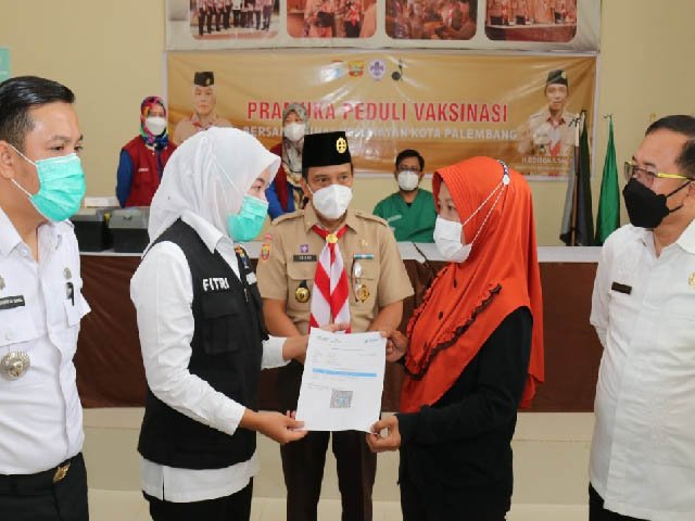 aktivitas wong Palembang , Bumi Perkemahan Cadika , kegiatan vaksinasi , tidak bisa mengikuti vaksinasi , vaksinasi tahap kedua