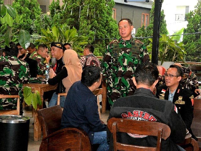 Jalin Silaturahmi, Pecahkan Permasalahan Jawa Barat