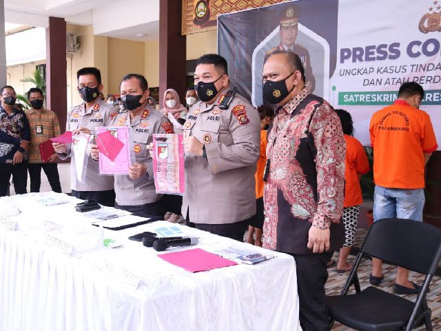 barang bukti penjualan bayi