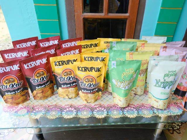 kerupuk olahan biji karet