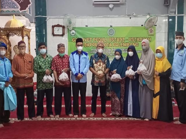 Gamavet Sumsel memberikan bantuan