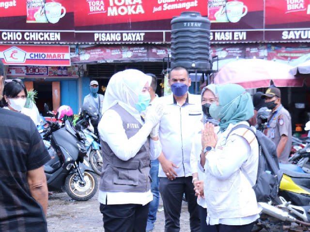 sidak ke sejumlah pasar, sidak makanan siap saji, palembang emas darrusalam