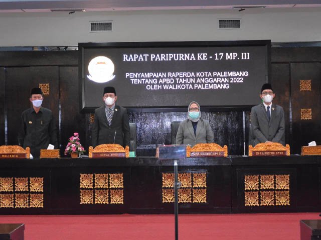 pemulihan ekonomi , Rancangan Anggaran Pendapatan dan Belanja Daerah , Rancangan APBD Tahun 2022 , rapat paripurna ke 18