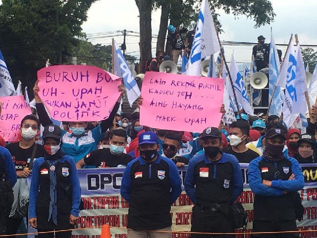 aksi unjuk rasa , kenaikan upah minimum , Ribuan Massa Buruh