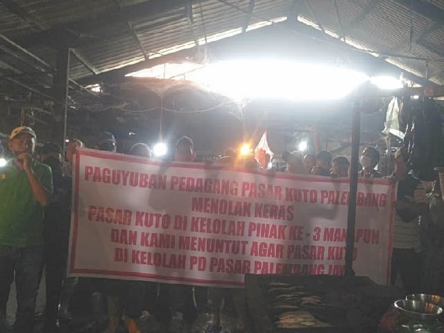 Pasar Kuto Dikelola Pihak Ketiga, permasalahan atap bangunan pasar