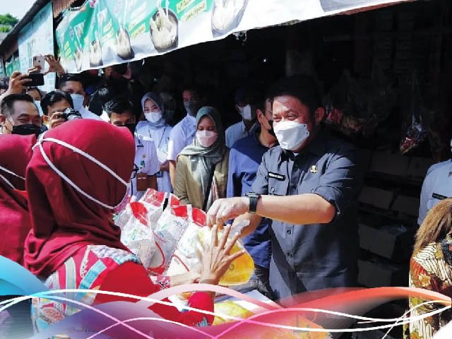 operasi pasar, mencari keuntungan