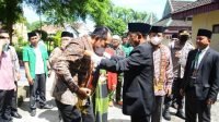 Suasana saat Bupati Ogan Komering Ulu Selatan, Popo Ali Martopo, B.Com., bersama Direktur Pendidikan Tinggi Keagamaan Dirjen Pendidikan Islam Kementerian Agama RI, Prof. DR. Amin Suyitno, M.Ag., Tokoh Pembangunan OKU Selatan, H. Muhtadin Sera'i, dan Ketua PW GP Ansor Sumsel, Ahmad Zarkasi, S.HI., M.M., menghadiri Peresmian Sekolah Tinggi Ilmu Tarbiyah (STIT) Darul Huda Muaradua, Sabtu (12/03/2022), di Pendopo Hotel Samudera.