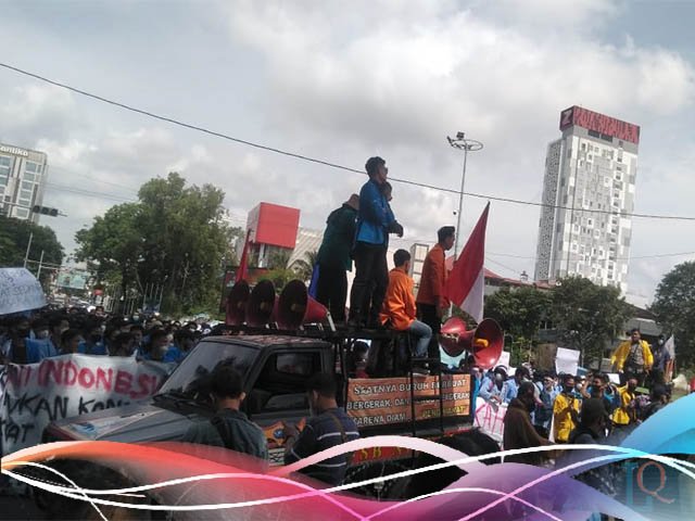 mahasiswa menolak wacana presiden , Menyampaikan Aspirasi , tolak tiga periode , wacana presiden tiga periode