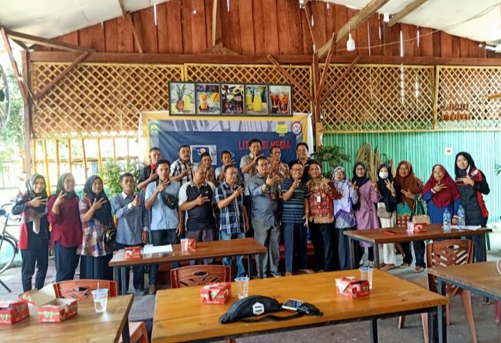 KPID Sumsel adakan sosialisasi Literasi Media dengan tema Cerdas Memilih Isi Siaran Di Era Digital, kegiatan berlangsung di Lesehan Pondok Bambu Jalan Raya Pemkab OKU Selatan,Selasa (9/8/2022).