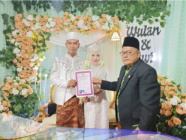 akad nikah , melepas masa lajang , menempuh hidup baru