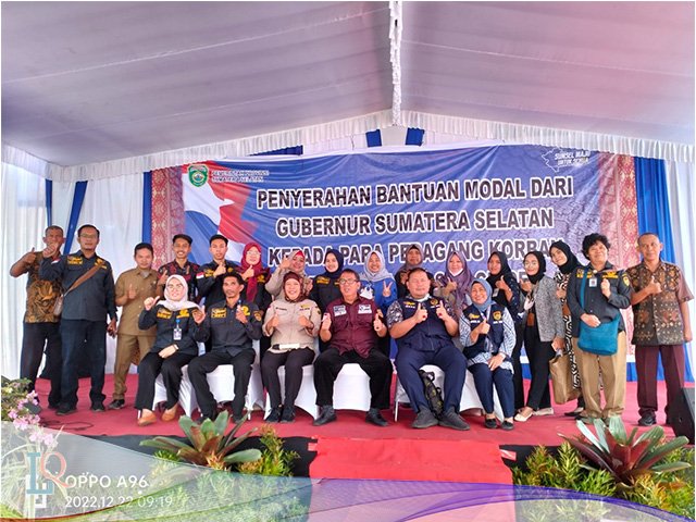 bantuan modal kepada pedangan , kebakaran di pasar cinde , Korban Kebakaran
