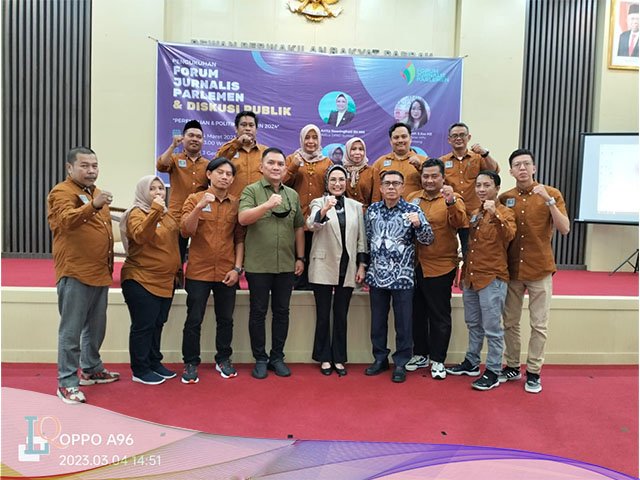 Forum Jurnalis Parlemen , Peliputan Secara Profesional , Piagam Penghargaan