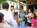 aksi berbagi nasi kotak , pembagian nasi kotak , wujud aksi sosial