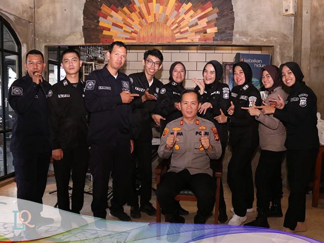 Kapolsek Babat Toman , penyerahan cendera mata
