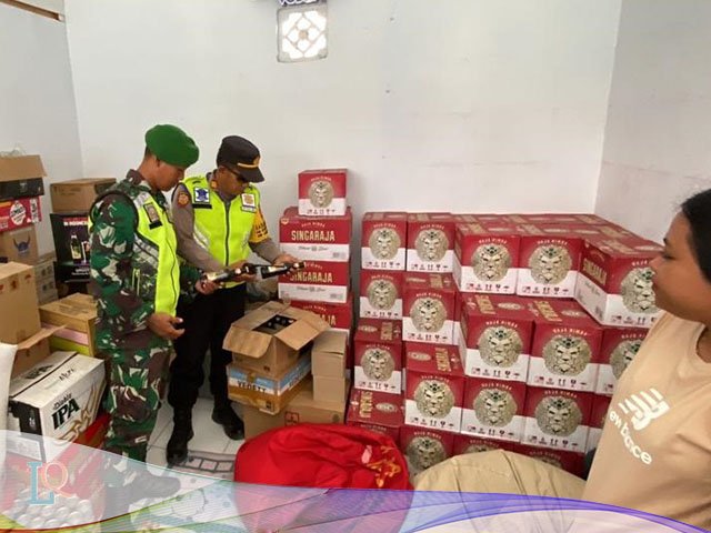 menjual barang barang berbahaya