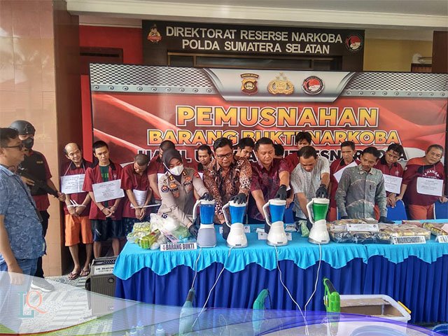 Ditres Narkoba Polda Sumsel , malam pergantian tahun , memusnahkan barang bukti
