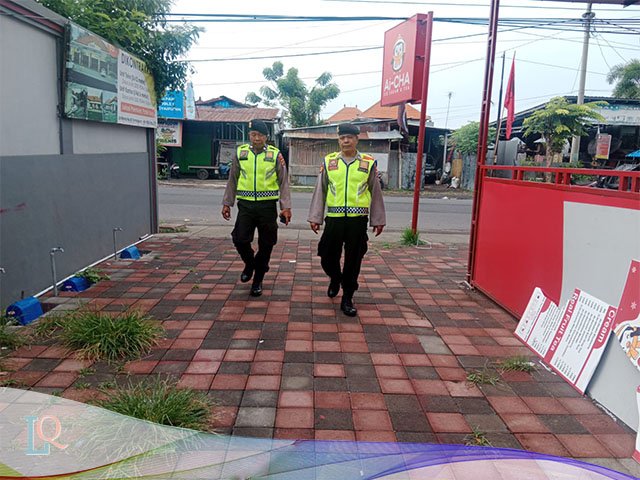 Gudang logistik KPU Jalan Raya
