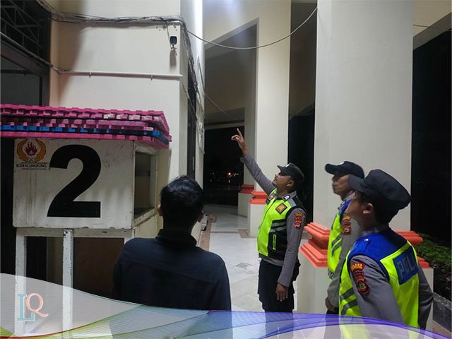 melaksanakan pengamanan