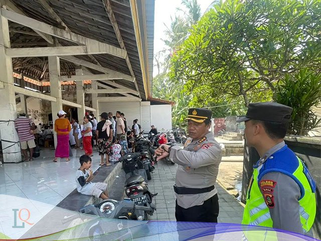 petugas pengamanan TPS