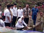 penyadap pohon pinus , Program Bunga Desa